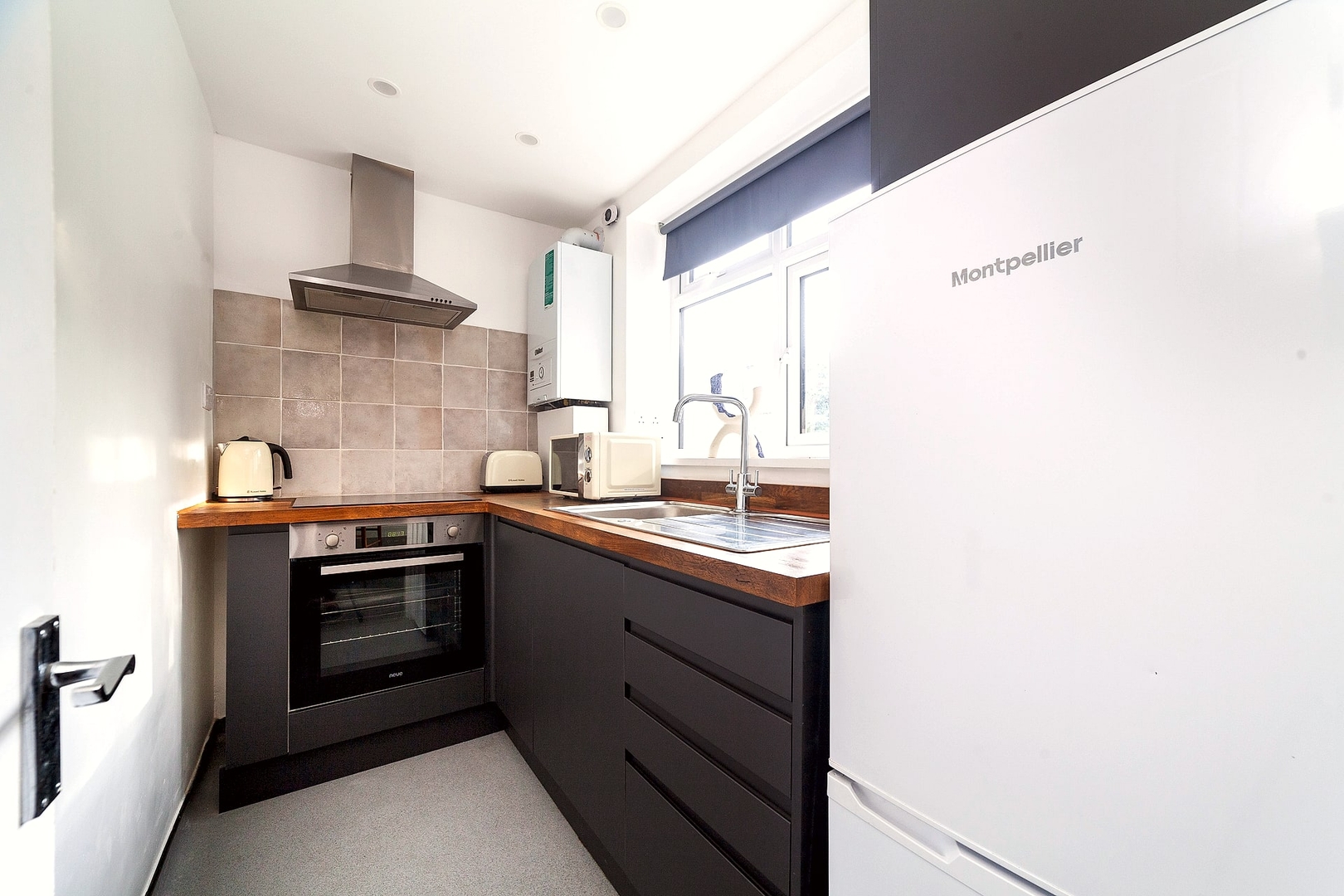 Bright Apartment · Golders Green photo 8