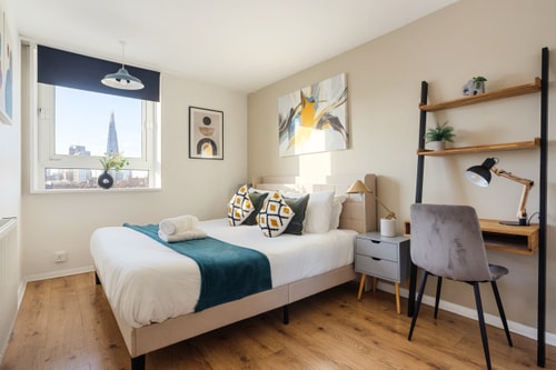 High-Floor 2BR • Skyline Views • Tower Bridge SE1