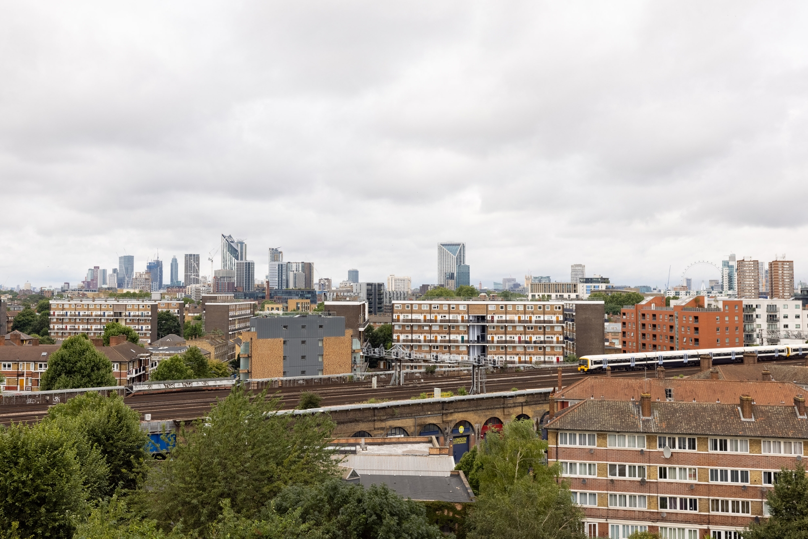 Riverside 2-Bed · Bermondsey photo 8