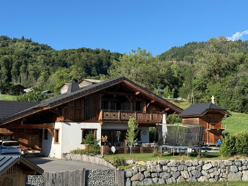 Superbe chalet avec piscine & grand jardin