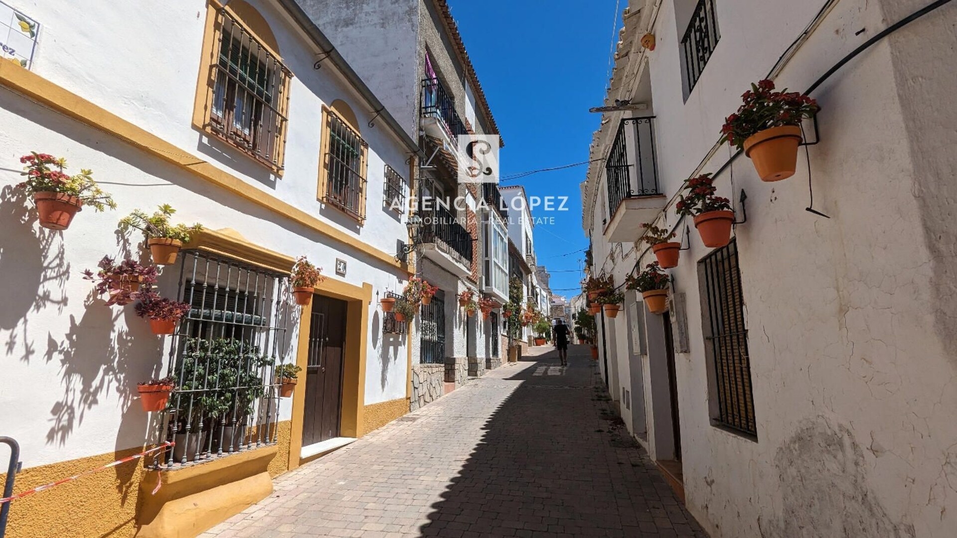 Alo Lazaga Exclusive Beach 31 ALO - Rent Estepona