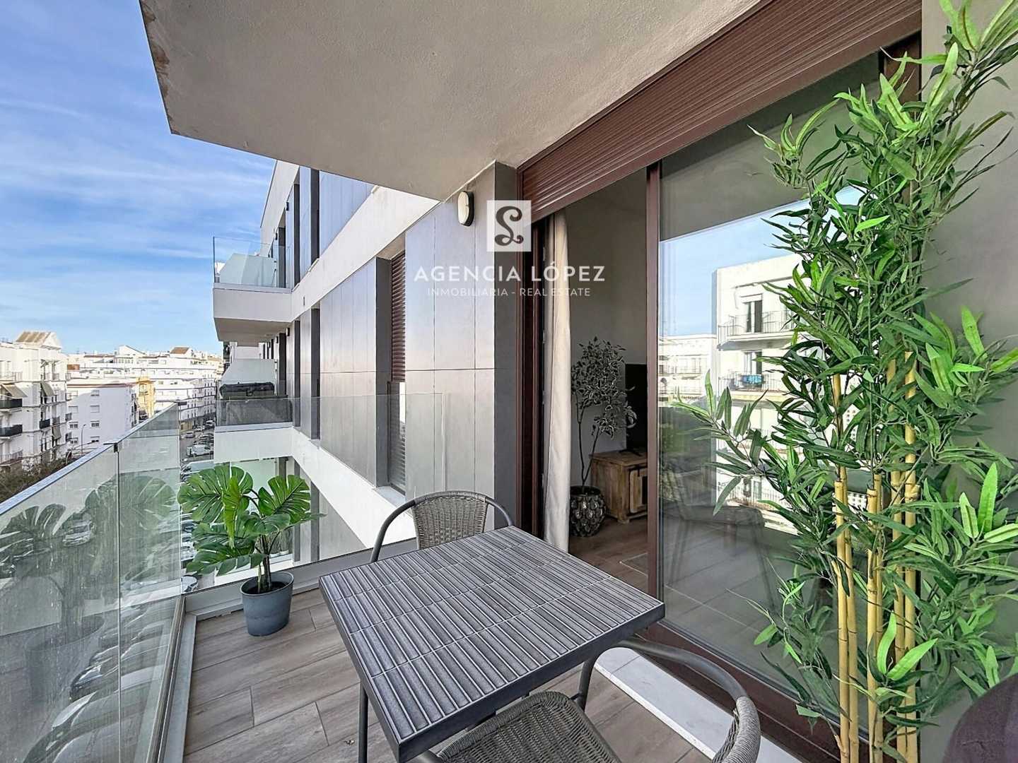 Alo Lazaga Modern Beach 2 ALO - Rent Estepona