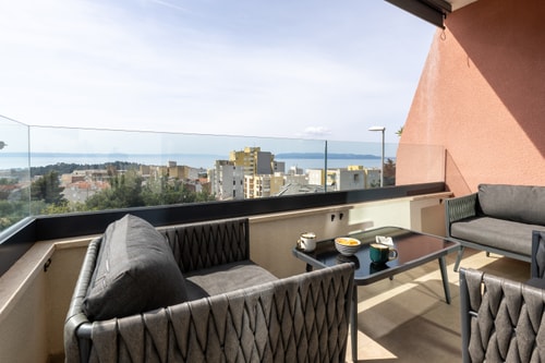 Apartment Sea Breeze with Private Balcony & Garage