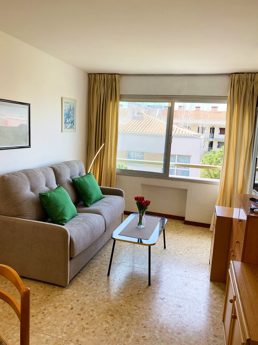 Daruma Suite - Relax at Steps from the Beach Alfamarhomes.com