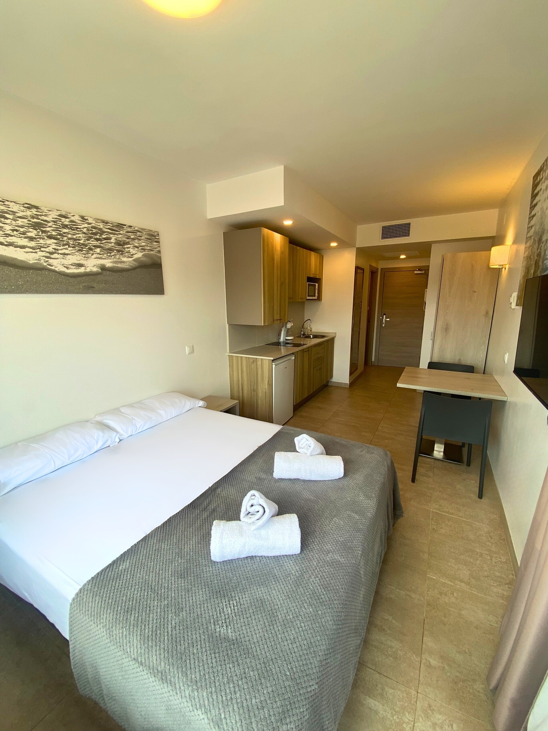 Modern Studio Room with Sea Views 6 Alfamar Homes