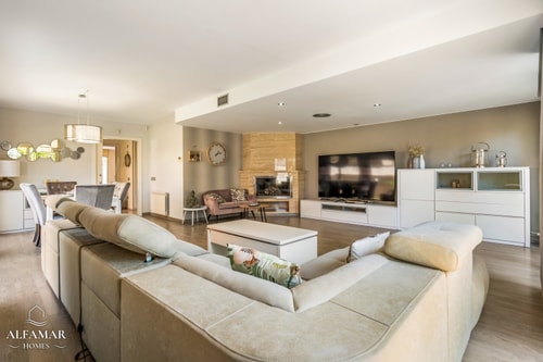 Serenia House: Modern Retreat in Fenals with Pool 9 Alfamarhomes.com