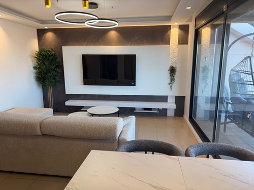 Sarai Suite: Modern Apartment with Terrace & Pool 12 Alfamarhomes.com