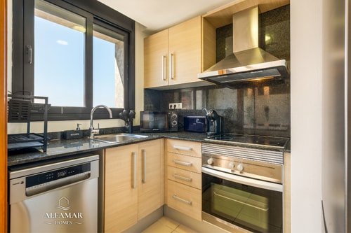 Sarai Suite: Modern Apartment with Terrace & Pool 12 Alfamarhomes.com
