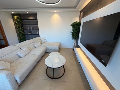 Sarai Suite: Modern Apartment with Terrace & Pool 14 Alfamarhomes.com