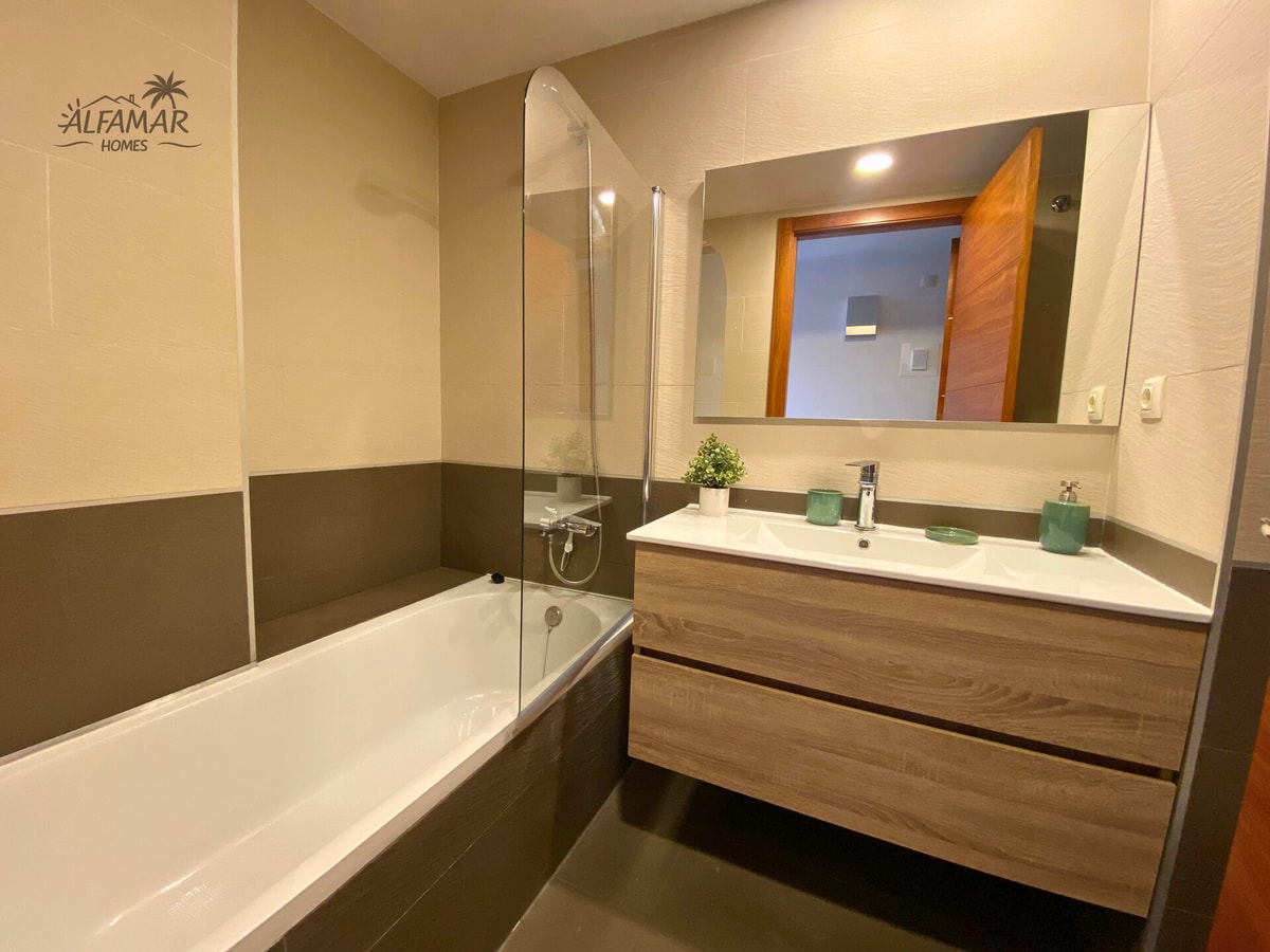 T. 39 9 Alfamarhomes.com