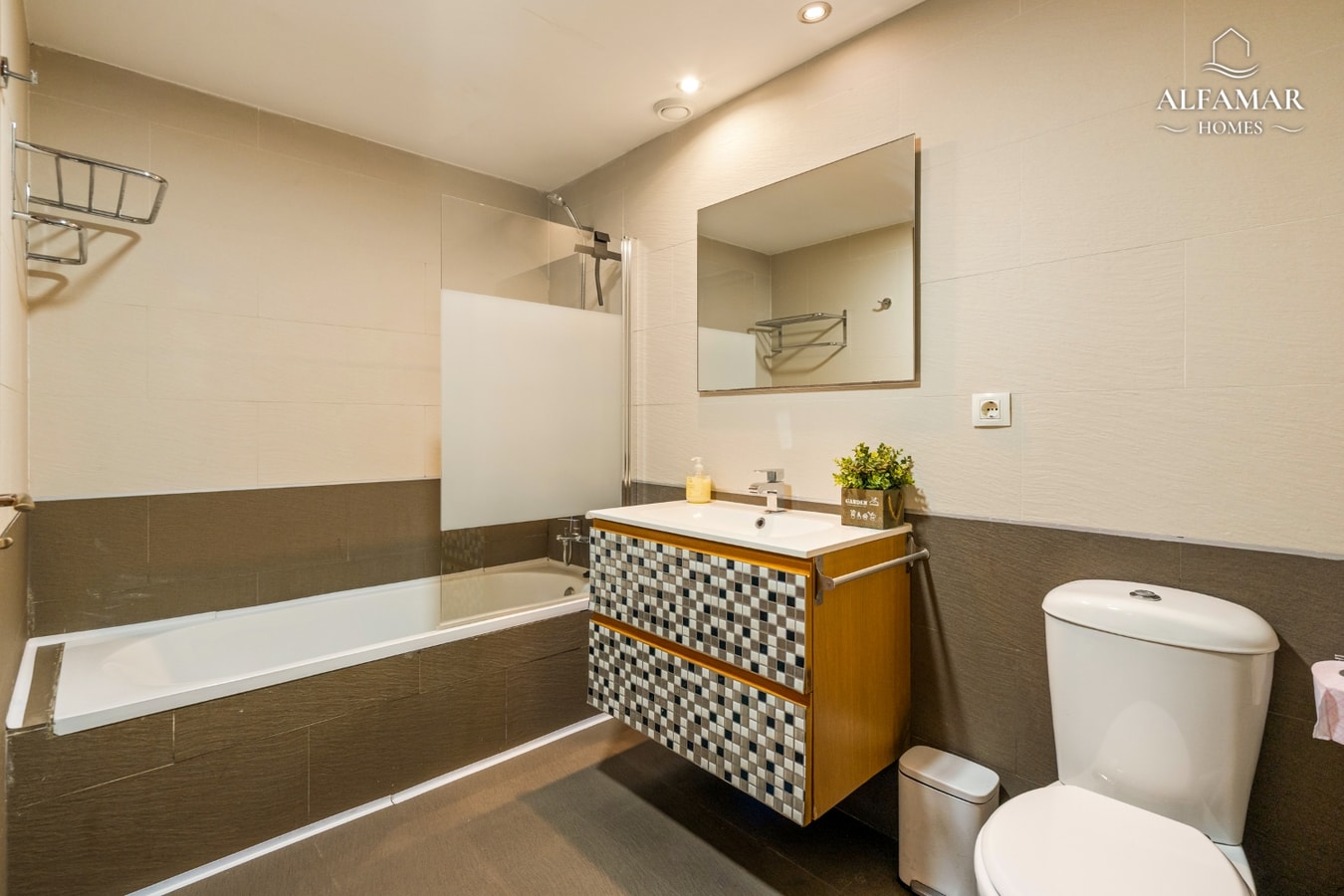 TRIMAR 23 · Zen Suite - Modern Apartment with Parking & Pool 8 Alfamarhomes.com
