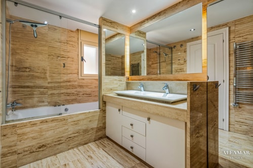 Serenia House: Modern Retreat in Fenals with Pool 15 Alfamarhomes.com