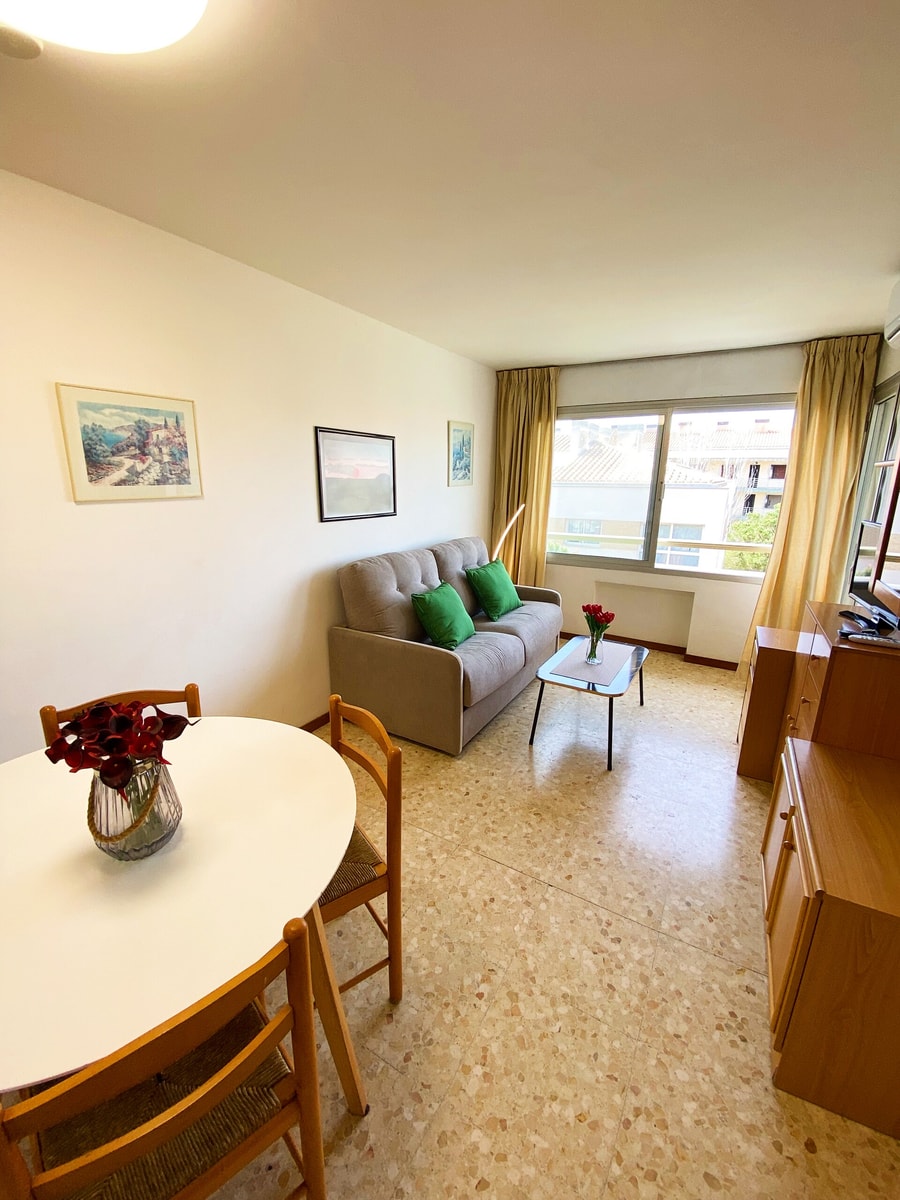 Daruma Suite - Relax at Steps from the Beach 5 Alfamarhomes.com