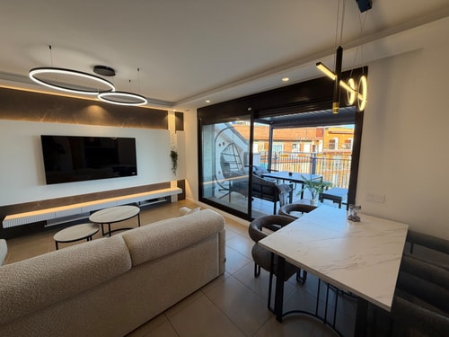Sarai Suite: Modern Apartment with Terrace & Pool 5 Alfamarhomes.com