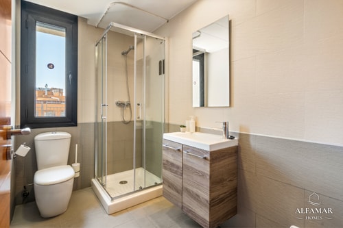 Sarai Suite: Modern Apartment with Terrace & Pool 7 Alfamarhomes.com