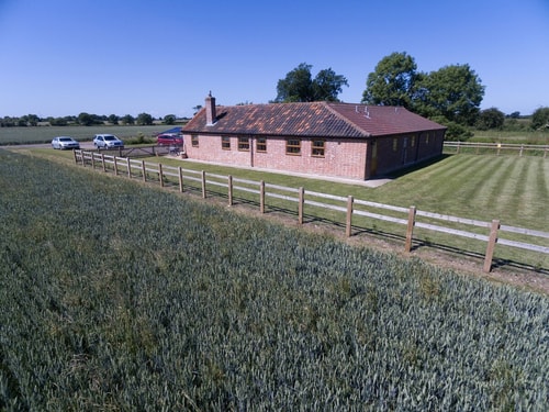 Wood Farm Stables - Sleeps 6/8