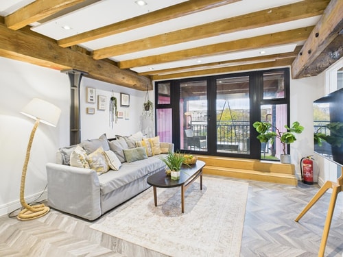 Stunning 1 Bedroom Apartment 1 Min To ExCeL London