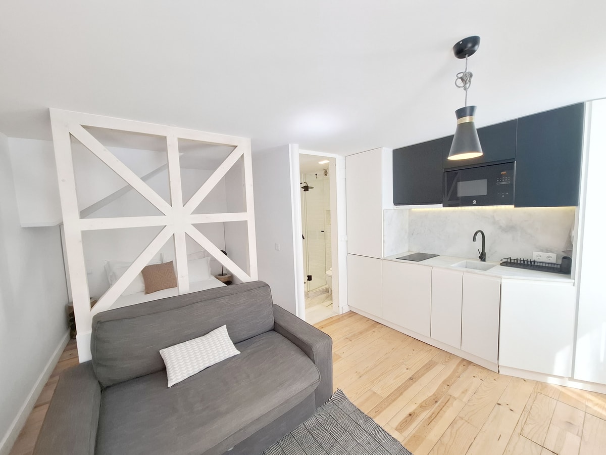 Studio • Downtown Lisbon • Walkable • A/C gallery image 7