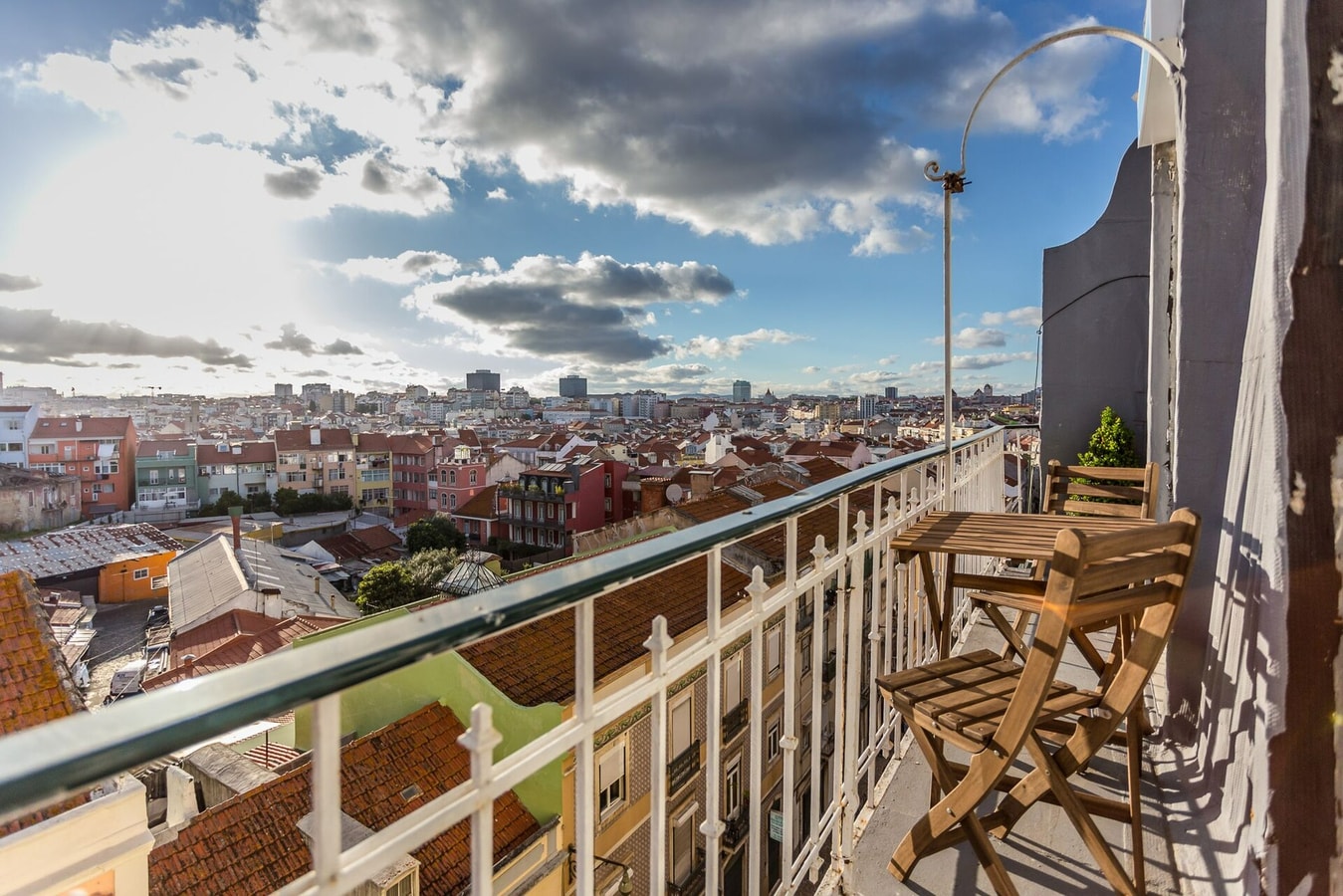 Charming flat with 2 bedrooms on Lisbon's 7th hill gallery image 1