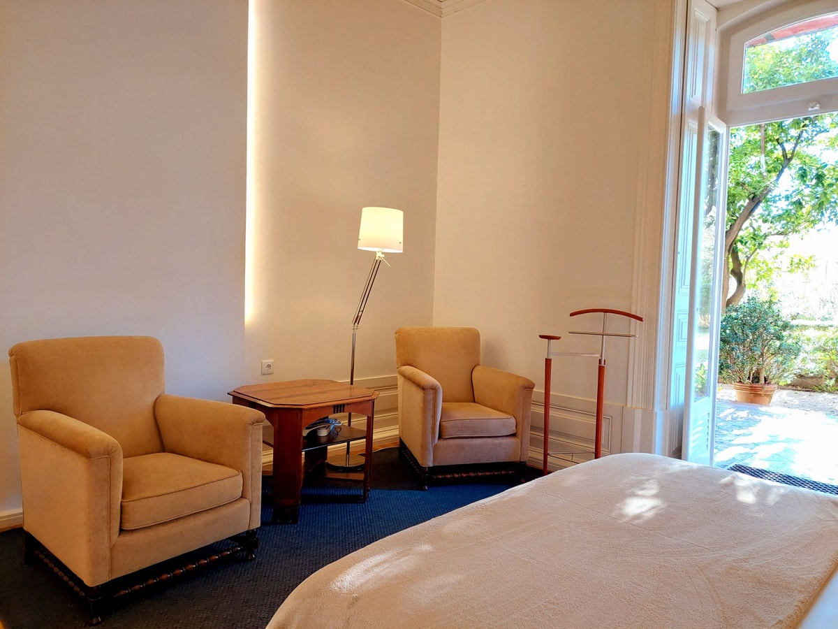 Lisbon Hideaway with private sunny Garden gallery image 13