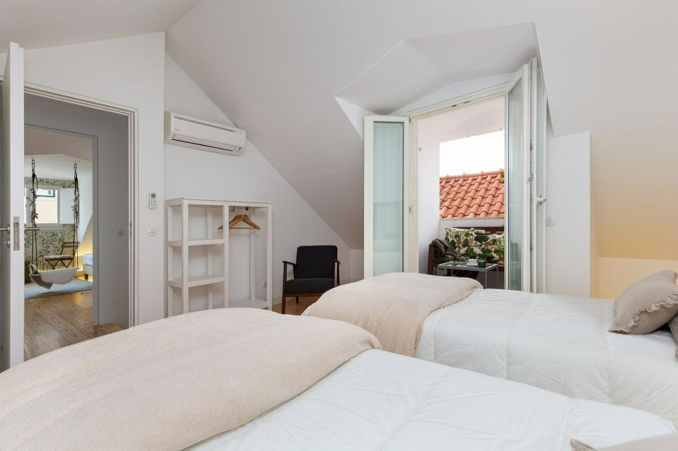 Apartment • Downtown Lisbon • 3 Bedrooms • Balcony gallery image 13