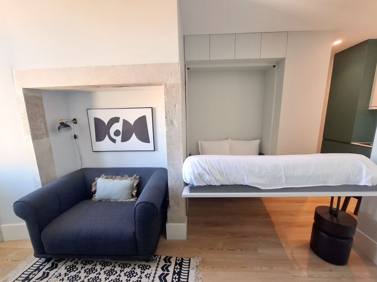 Studio 204 • Lisbon • Balcony • Elevator • A/C gallery image 17