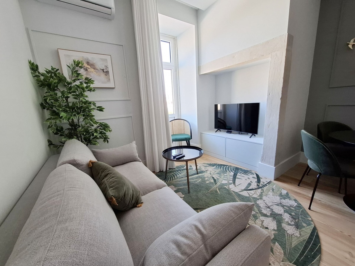 Apartment 306 • Lisbon • 1 bedroom • Balcony • A/C gallery image 1
