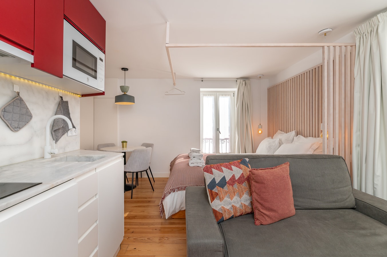 Duplex Studio • Downtown Lisbon • 2 BR • Walkable gallery image 9