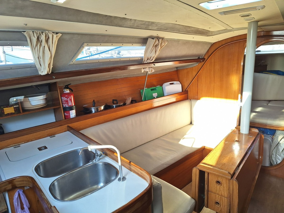 Lisbon for Two • Sailboat Santa Maria Stay gallery image 12