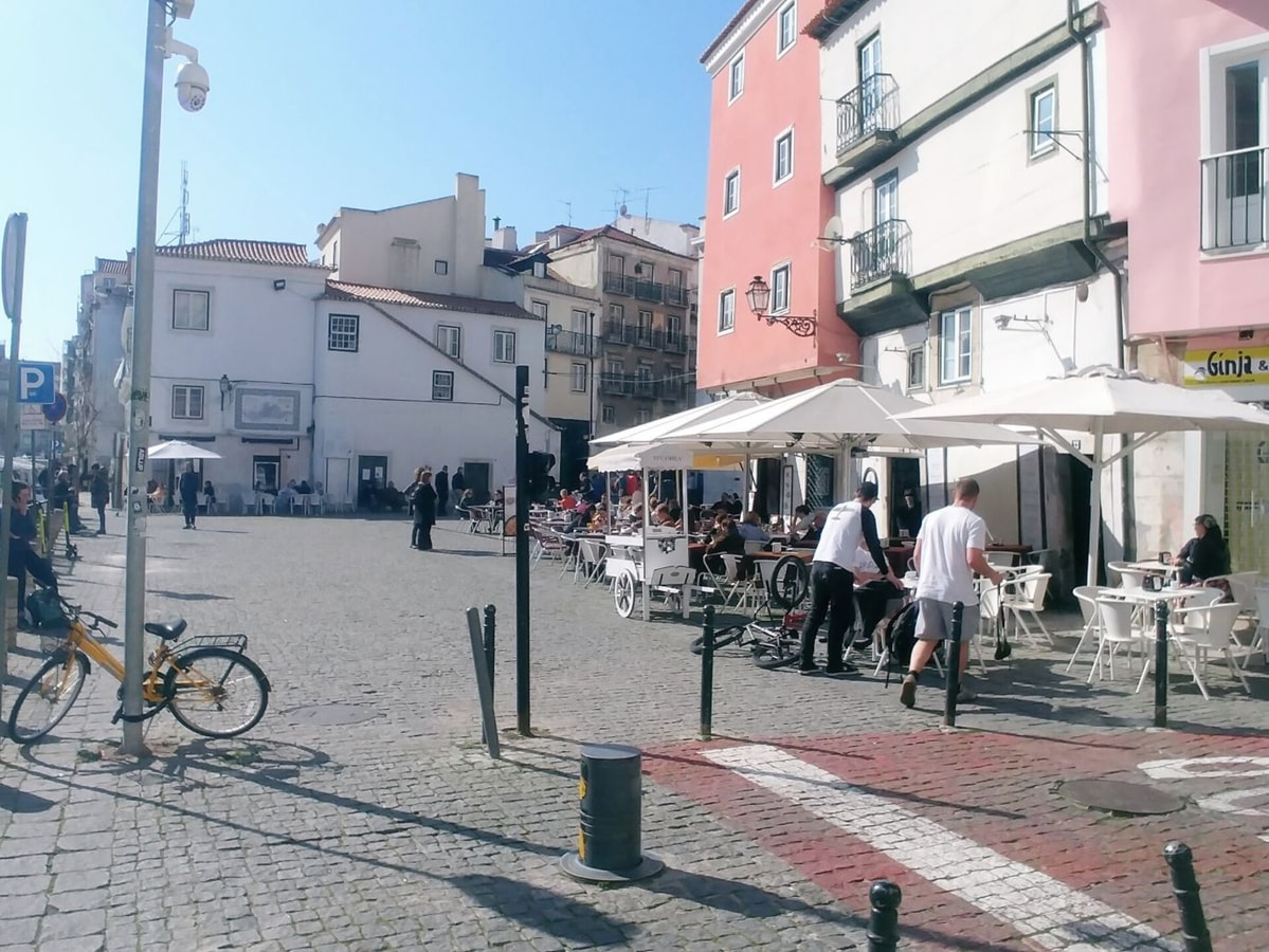 Apartment • Downtown Lisbon • 3 Bedrooms • Balcony gallery image 30
