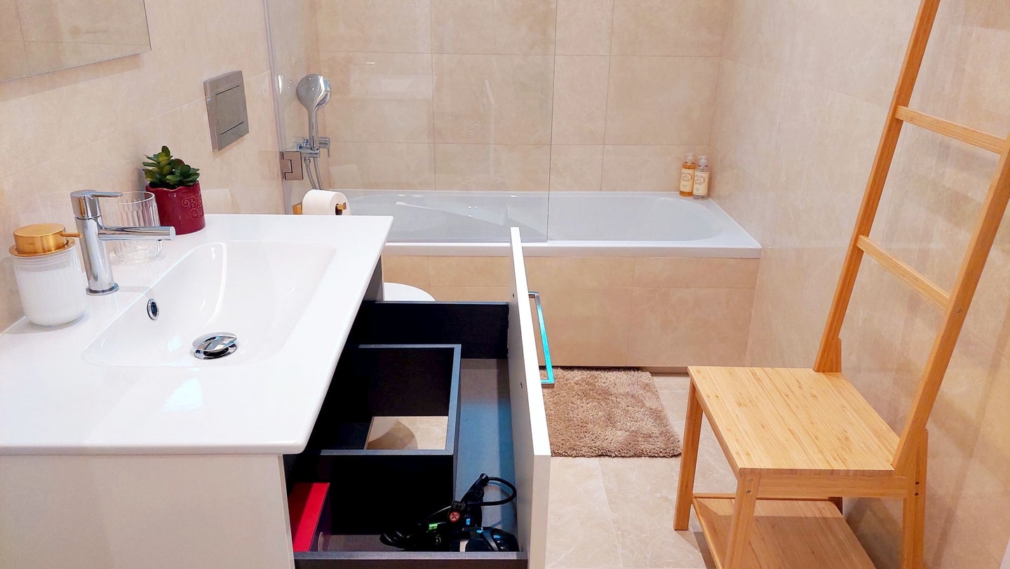 Spacious apartment in Lisbon | 2 bedrooms with AC gallery image 29