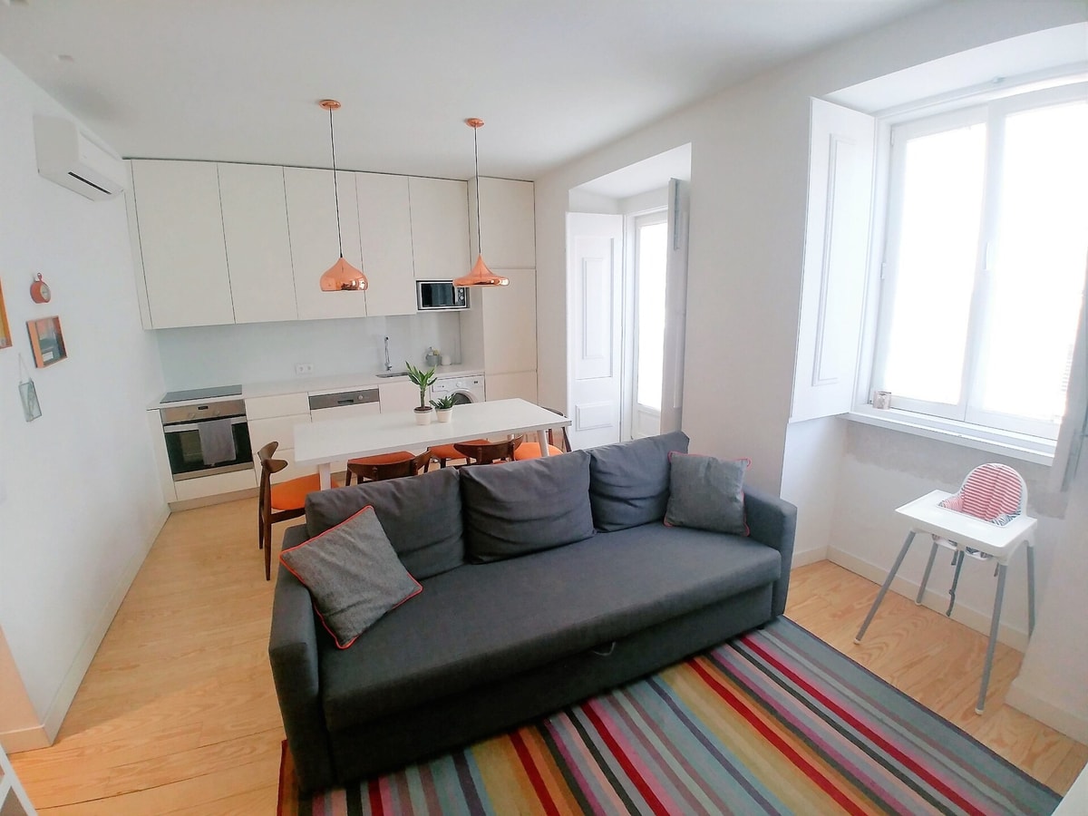 Apartment • Downtown Lisbon • 2 Bedrooms • Balcony gallery image 1