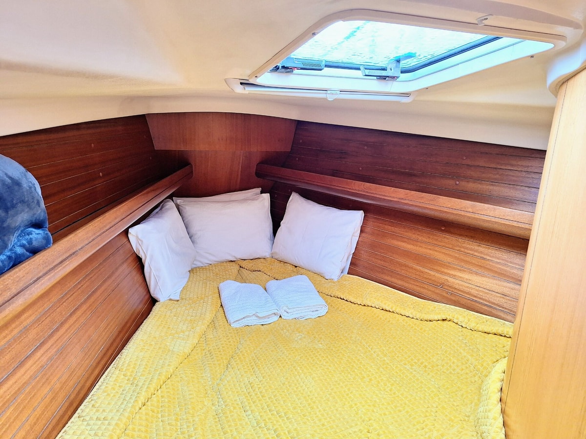 Unique Sailboat Stay in Lisbon with Marina Views gallery image 3
