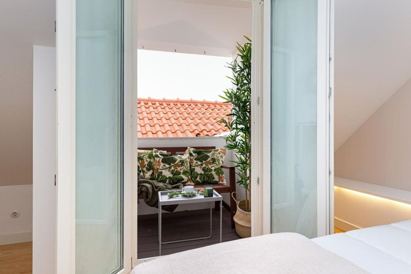 Apartment • Downtown Lisbon • 3 Bedrooms • Balcony gallery image 19