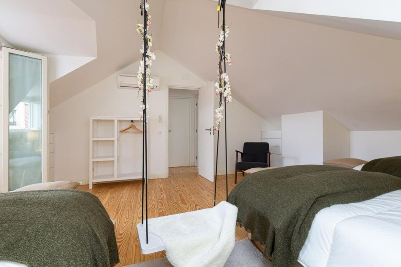 Apartment • Downtown Lisbon • 3 Bedrooms • Balcony gallery image 11