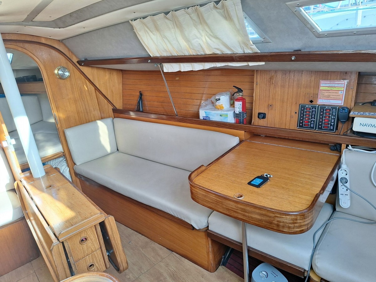 Lisbon for Two • Sailboat Santa Maria Stay gallery image 13