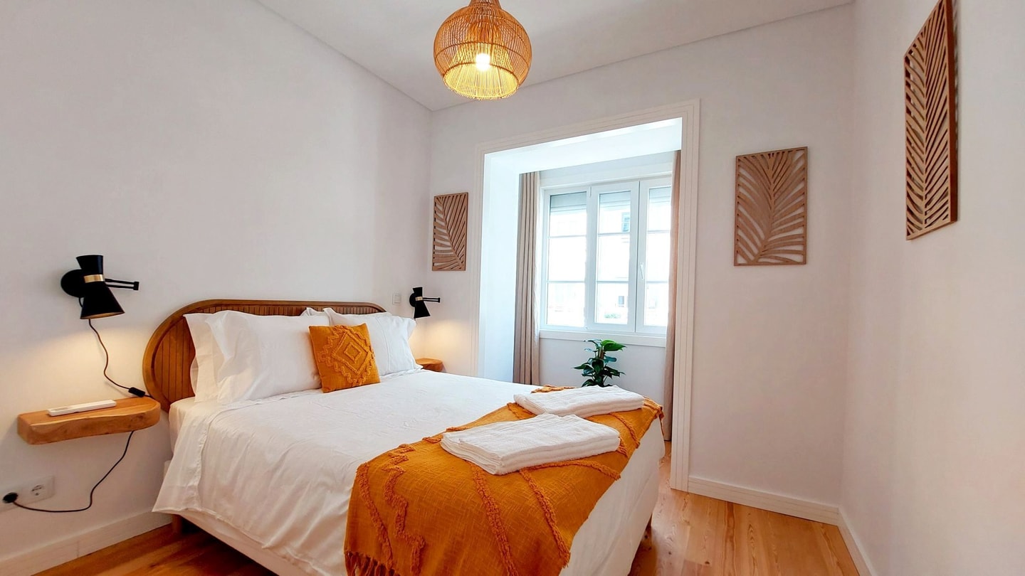 Spacious apartment in Lisbon | 2 bedrooms with AC gallery image 3