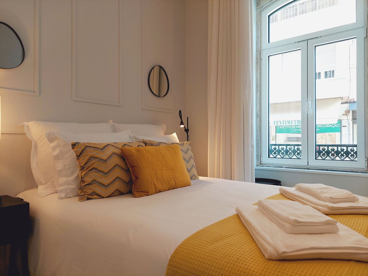 Apartment 101 • Lisbon • 2 bedrooms • Elevator•A/C gallery image 3