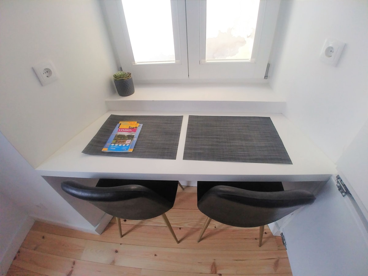 Studio 0 • Downtown Lisbon • Walkable • A/C gallery image 11