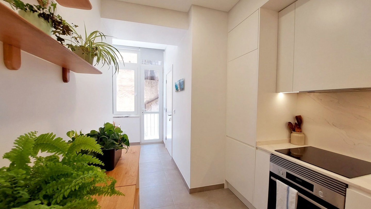 Spacious apartment in Lisbon | 2 bedrooms with AC gallery image 34