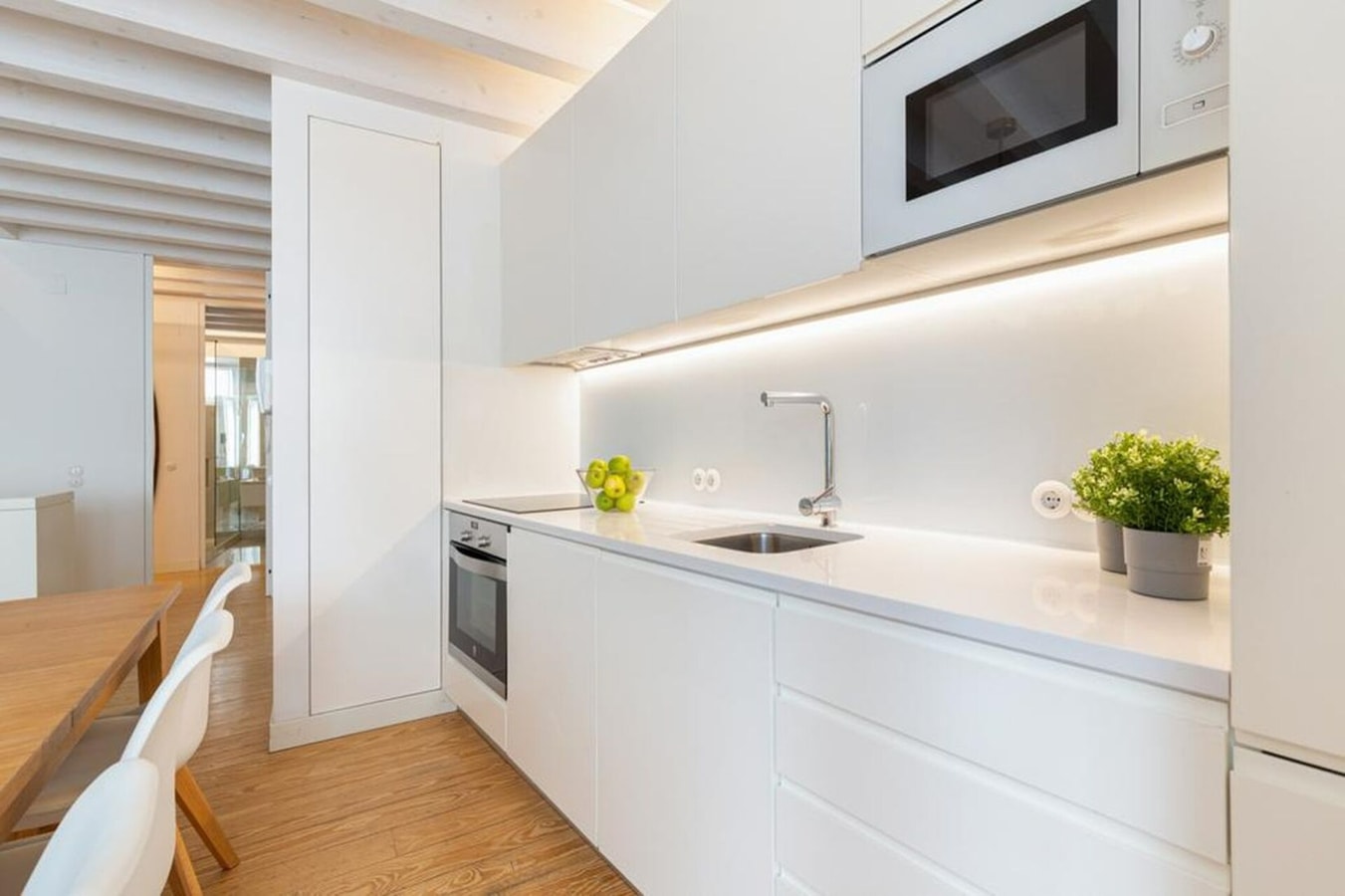 Apartment • Downtown Lisbon • 3 Bedrooms • Balcony gallery image 8