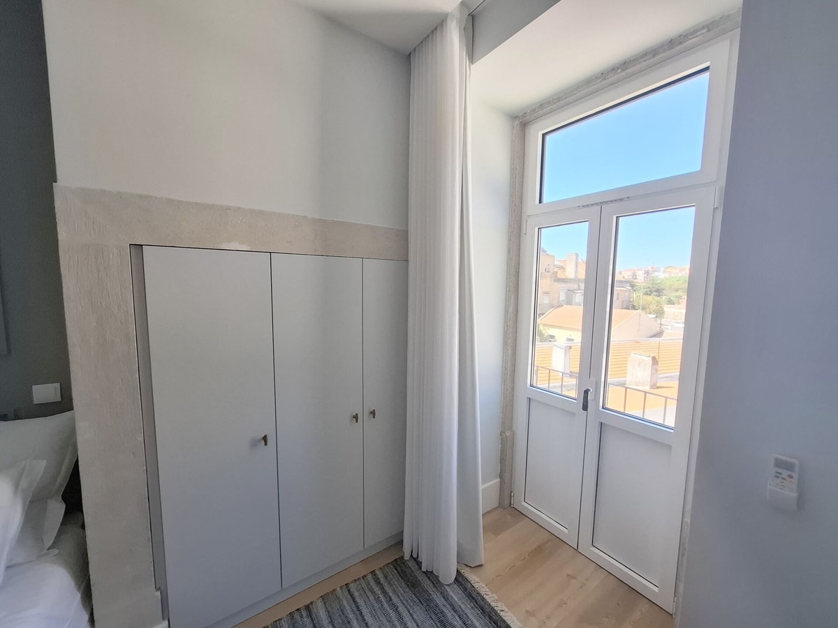 Studio Lisbon • Balcony • Elevator • A/C • Parking gallery image 25