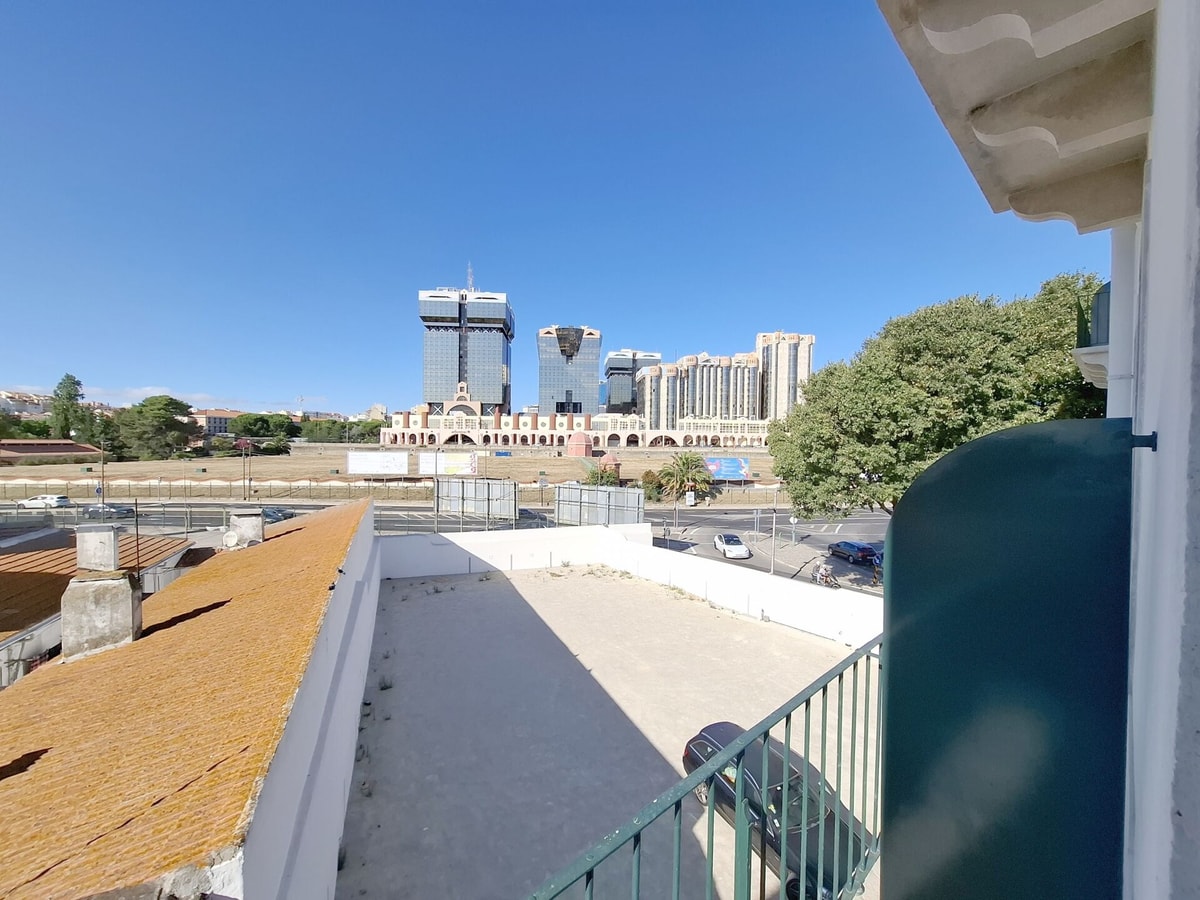 Studio 304 • Lisbon • Balcony • Elevator • A/C gallery image 11