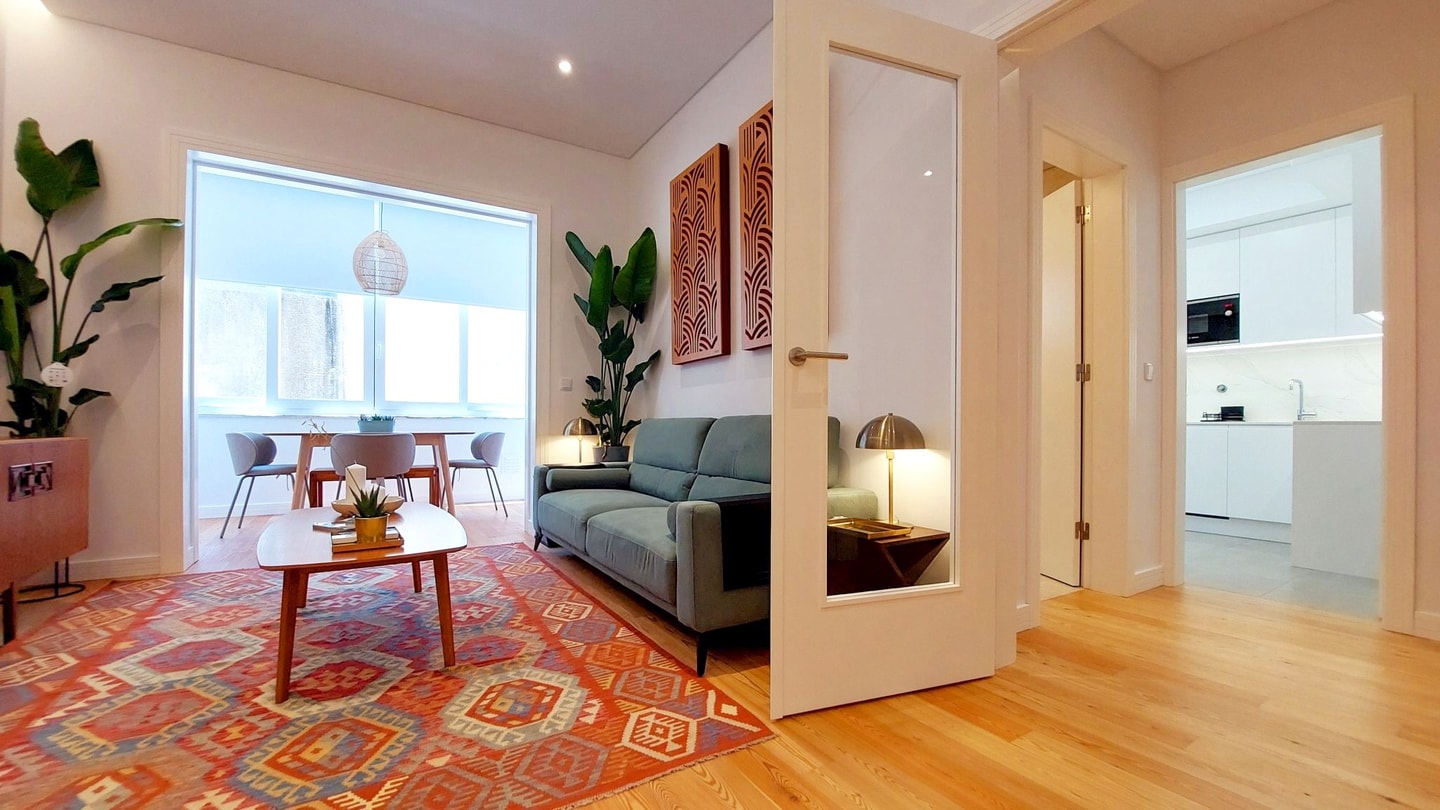 Spacious apartment in Lisbon | 2 bedrooms with AC gallery image 9