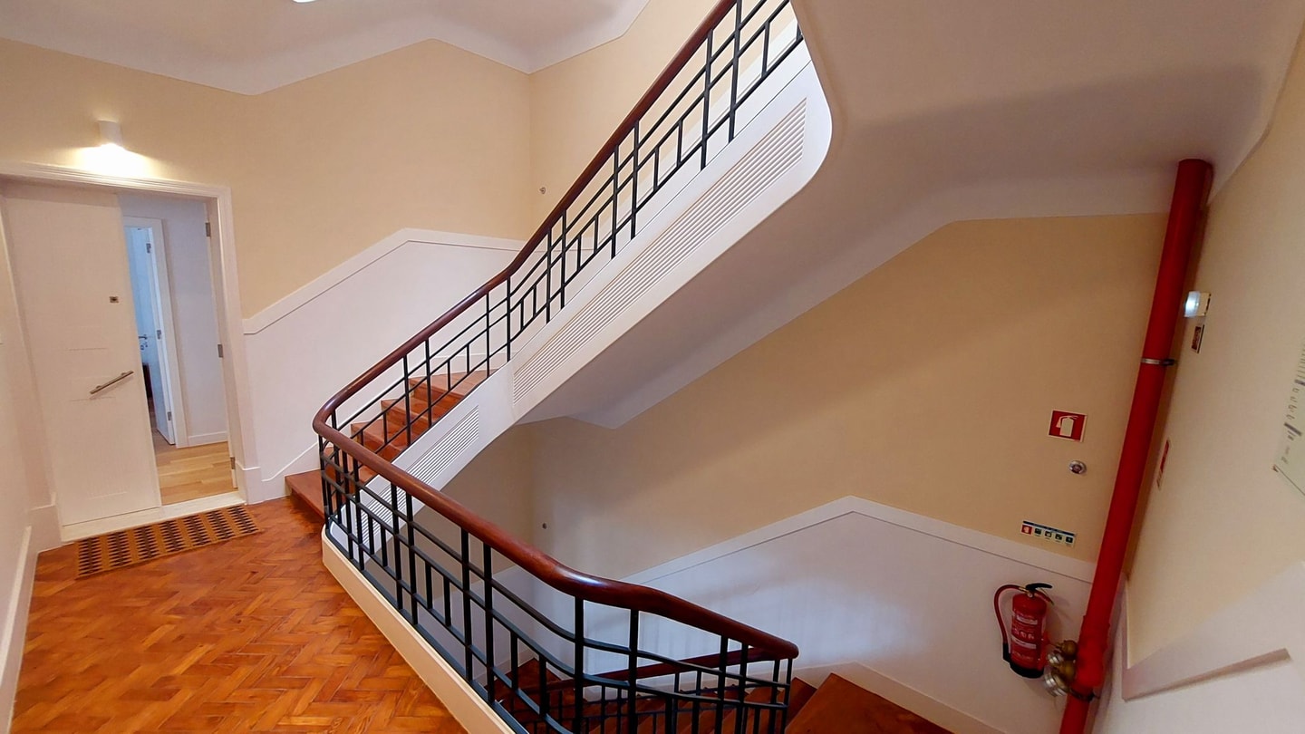 Spacious apartment in Lisbon | 2 bedrooms with AC gallery image 5