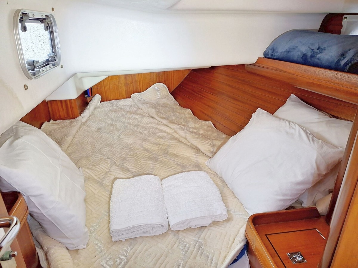 Unique Sailboat Stay in Lisbon with Marina Views gallery image 41