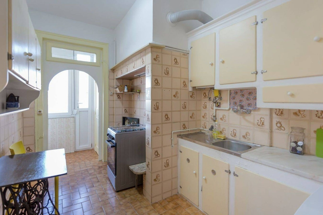 Charming flat with 2 bedrooms on Lisbon's 7th hill gallery image 20