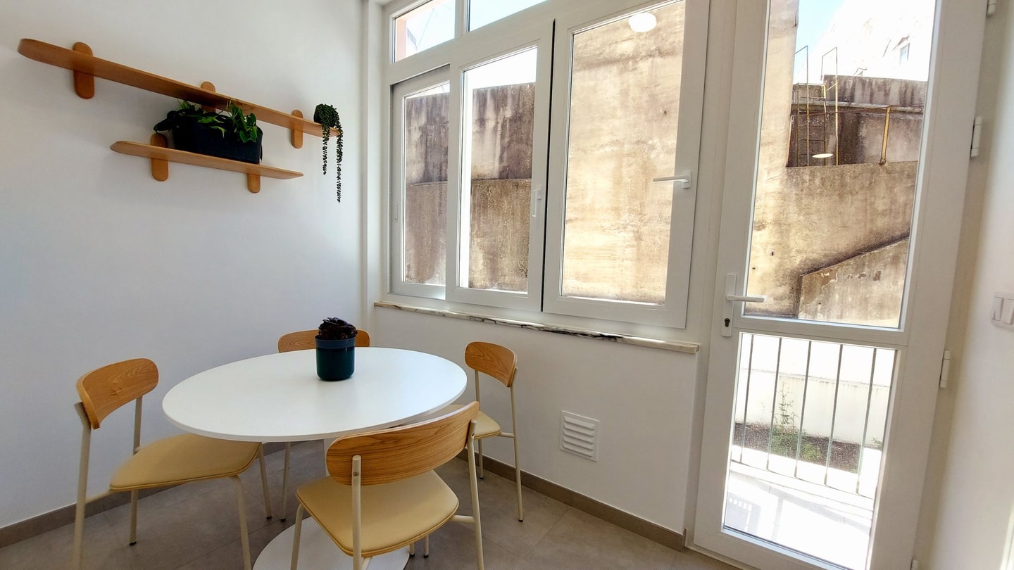 Spacious apartment in Lisbon | 2 bedrooms with AC gallery image 35