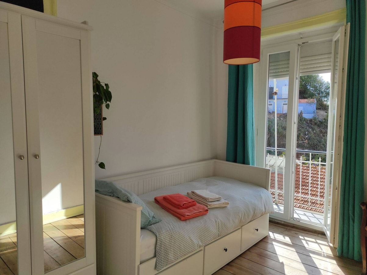 Charming flat with 2 bedrooms on Lisbon's 7th hill gallery image 11