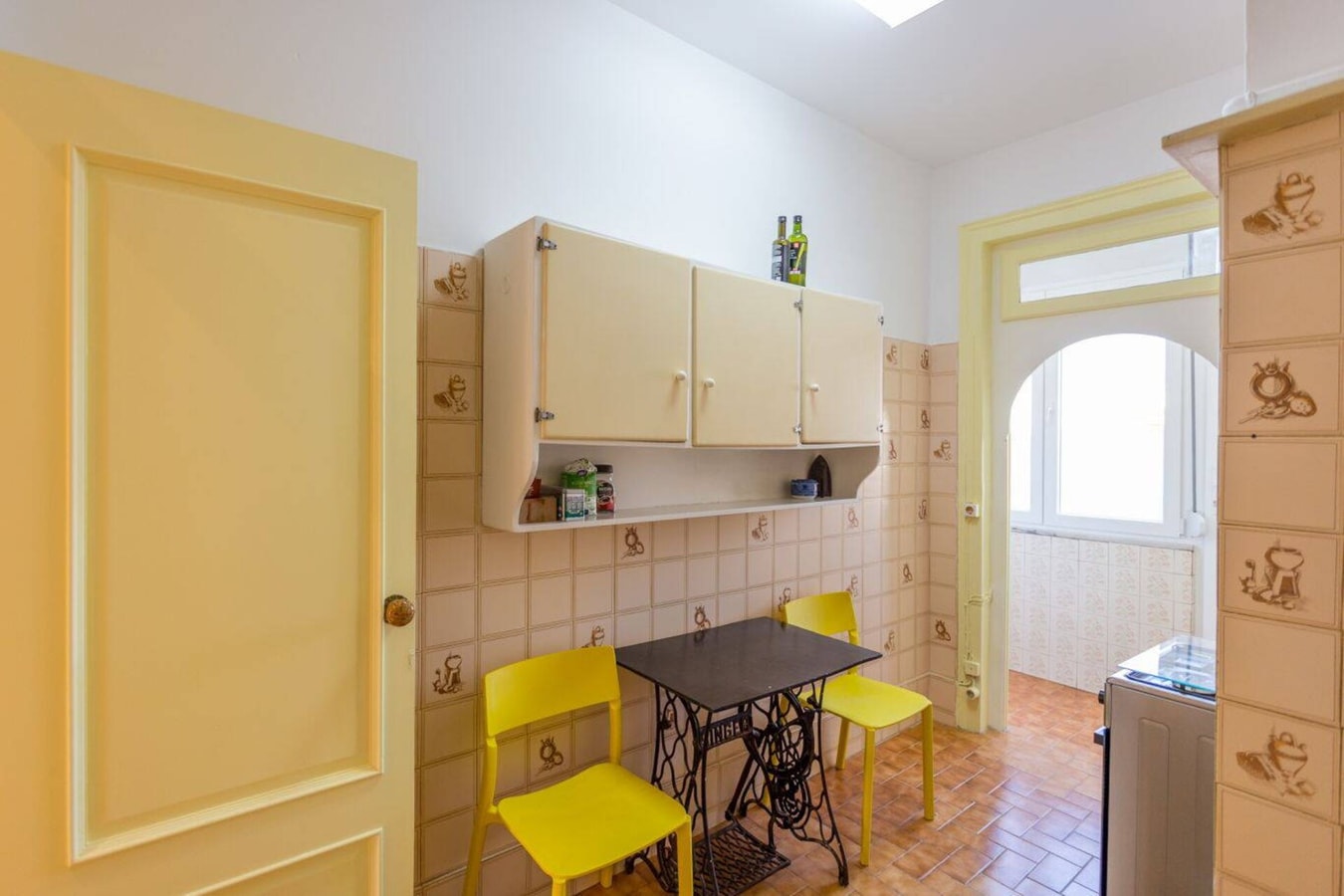 Charming flat with 2 bedrooms on Lisbon's 7th hill gallery image 36